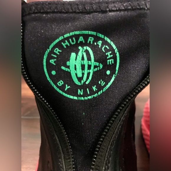 NWOT Nike Air Huarache Black & Neon Accented Zip-Up Textured Sneakers - 8.5 - Picture 9 of 13